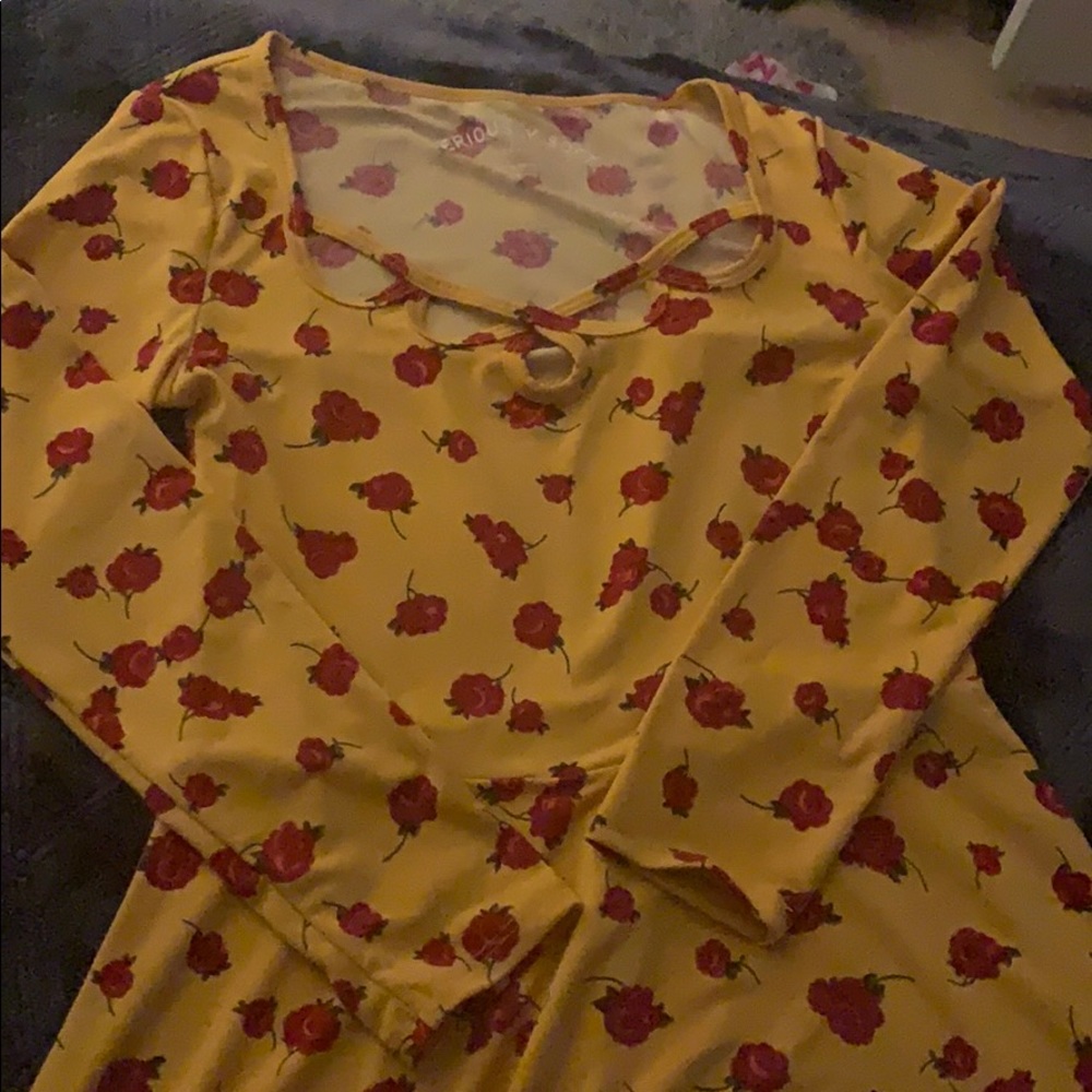 dress with roses